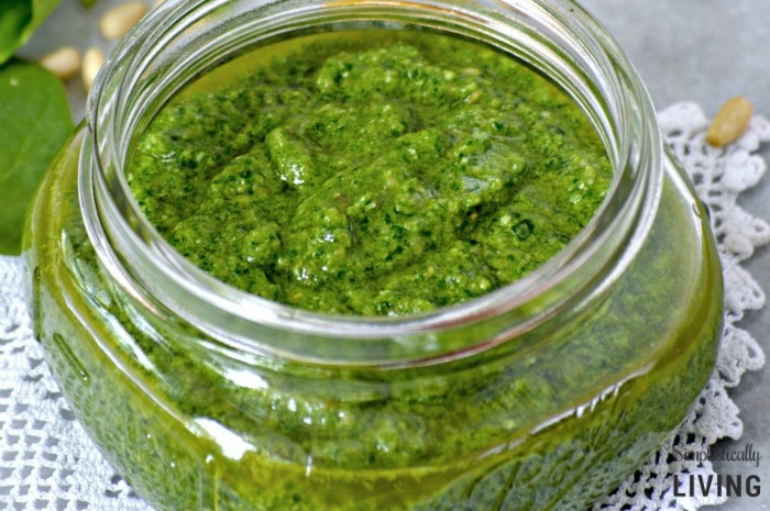 HOMEMADE SPINACH PESTO FEATURED
