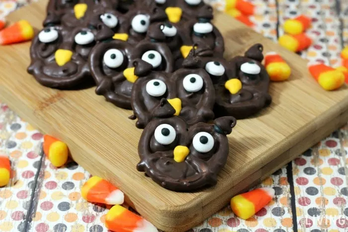 chocolate pretzel owls featured