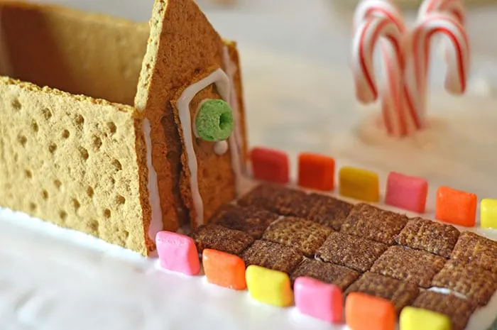 minecraft gingerbread house inprocess7