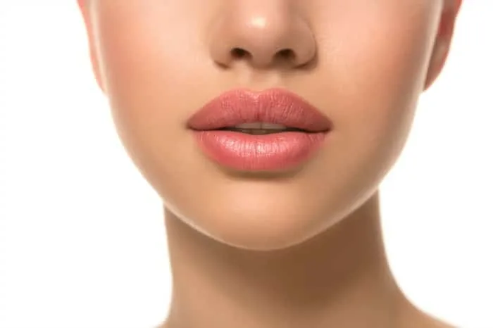 5 Natural Ways to Get Picture Perfect Lips featured