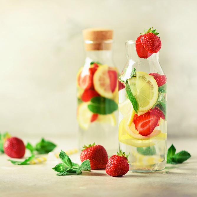 strawberry lemon infused water