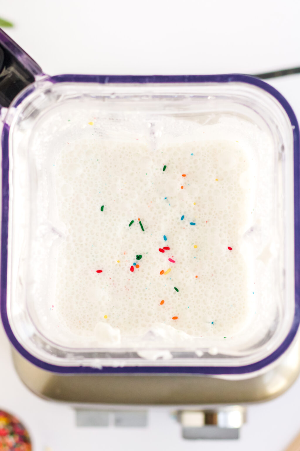 cake mix popsicles mixture in blender