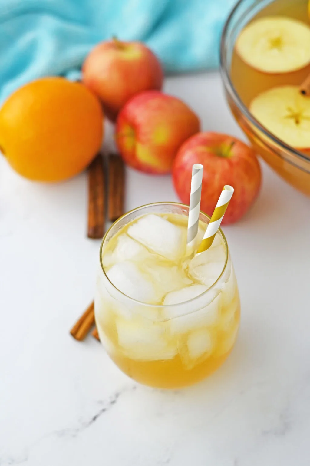 thanksgiving punch in glass with straws