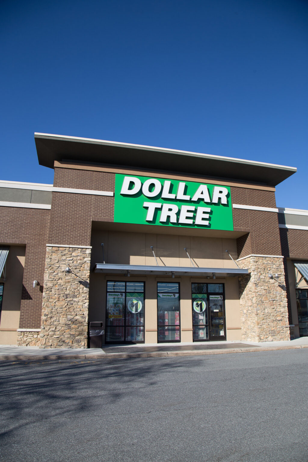entrance of dollar tree store